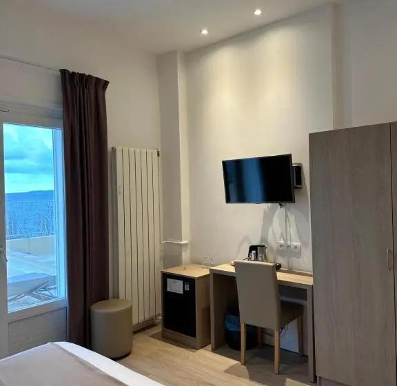 اتاق استاندارد با تراس و چشم‌انداز دریا, Hôtel Beau Rivage