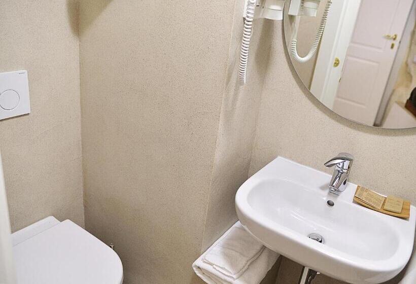 חדר יחיד בסיסי, Il Belvedere