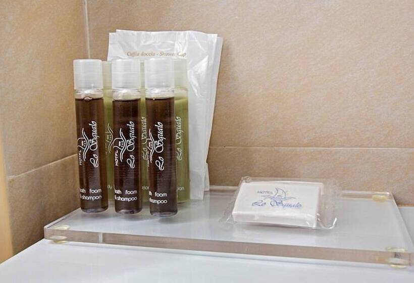 スタンダードトリプルルーム, Lo Squalo