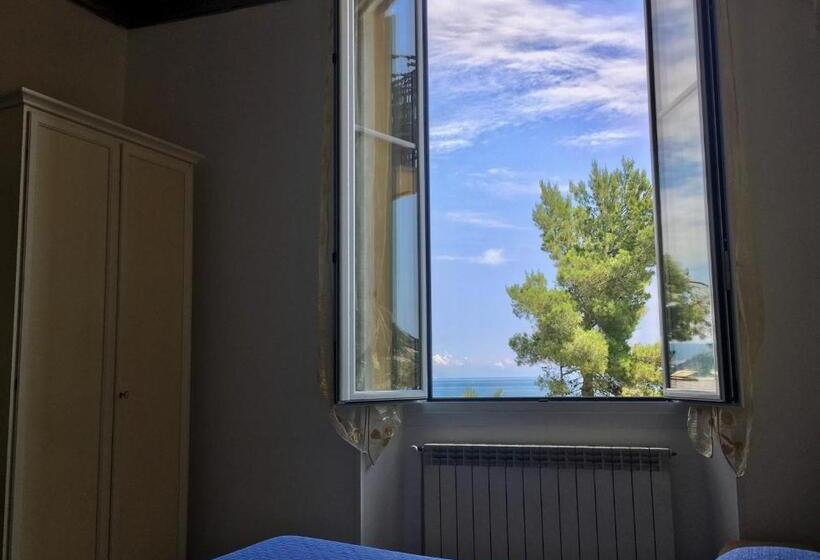 غرفة قياسية رباعية مطلة على البحر, Serena