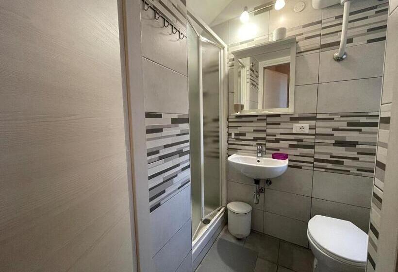 غرفة قياسية مطلّة علي البحر, Serena