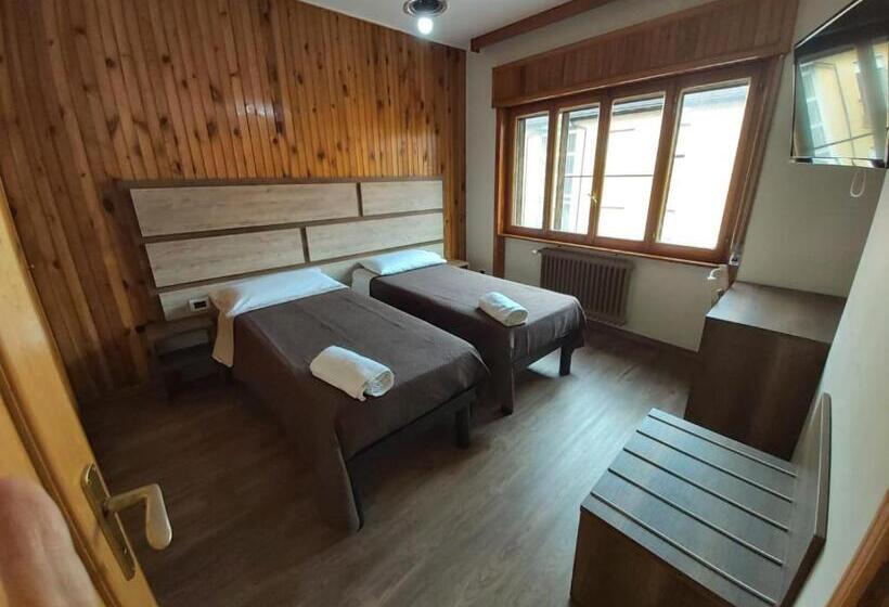 غرفة قياسية رباعية, Lo Sciatore Hotel & Restaurant