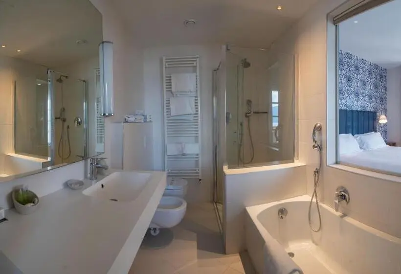 湖の見えるジュニアスイート, Park Hotel Italia