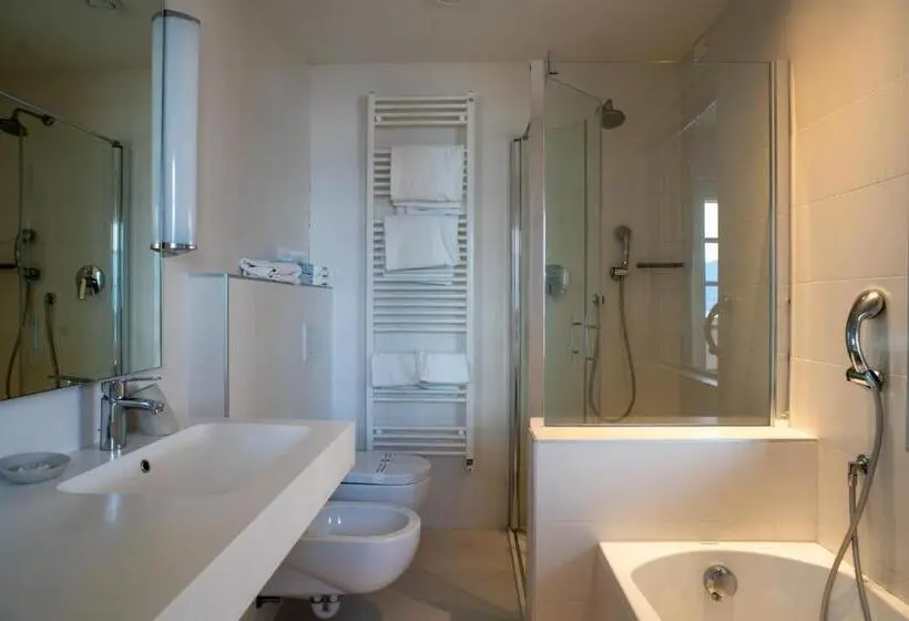 湖の見えるジュニアスイート, Park Hotel Italia