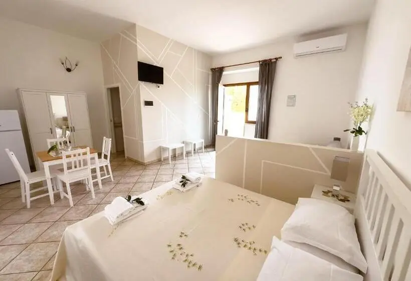 Chambre Deluxe Vue Piscine, B&b Il Leccio