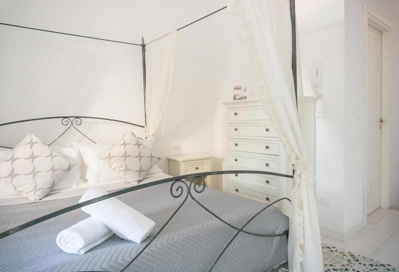 سوییت جونیور, Casa Giulia