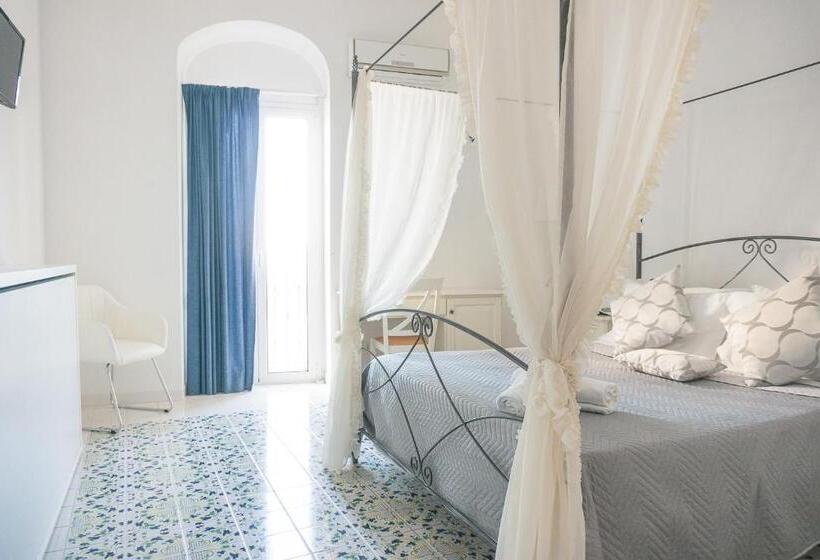 سوییت جونیور, Casa Giulia