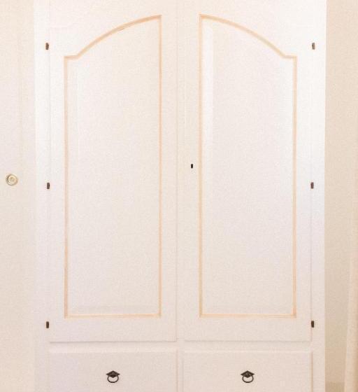 اتاق اکونومی, Casa Giulia