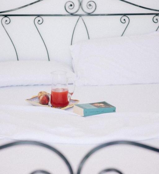 اتاق اکونومی, Casa Giulia