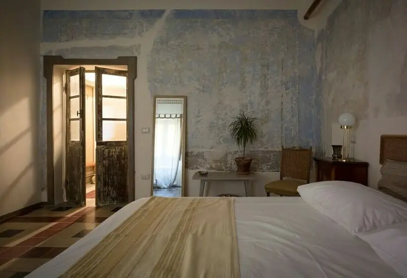 デラックスルーム, Piazza San Pantaleo