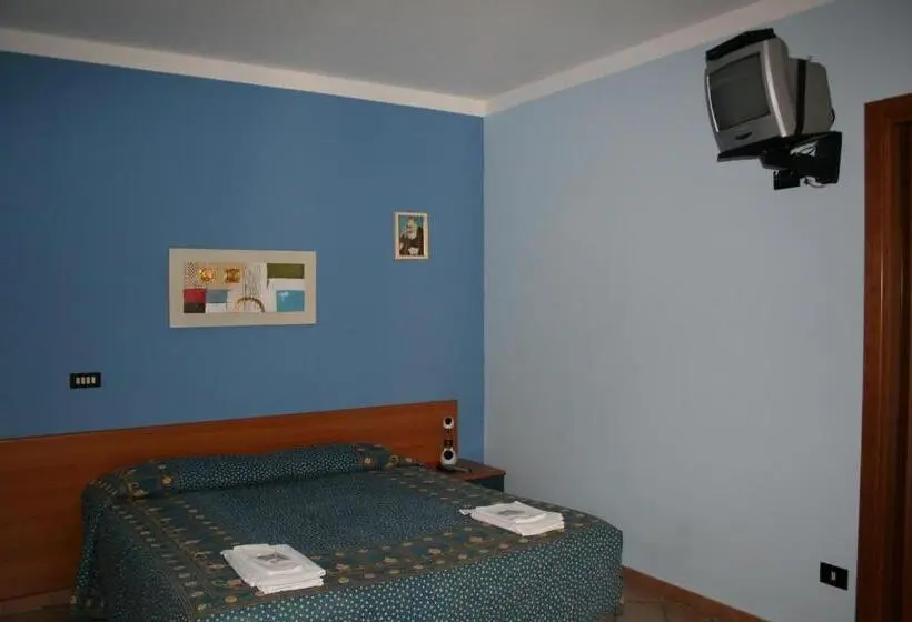 Economy Triple Room, Villa Ruberto