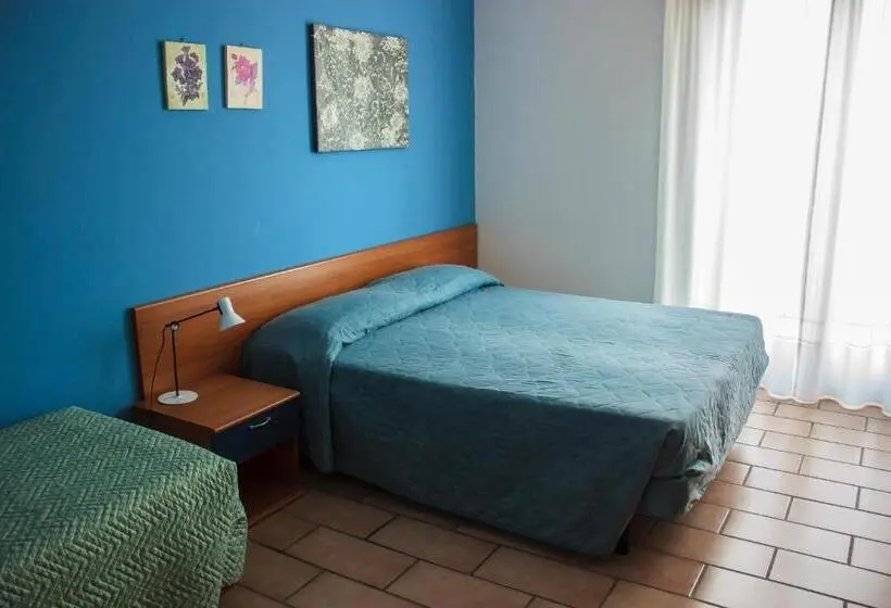 Economy Triple Room, Villa Ruberto