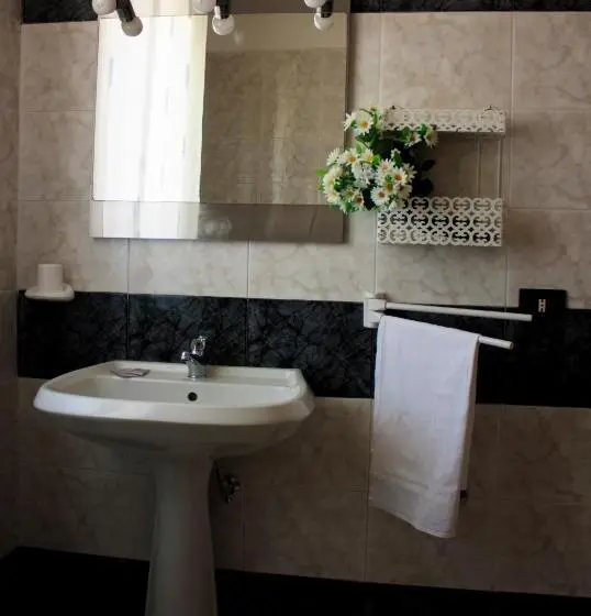 اتاق استاندارد با سرویس بهداشتی مشترک, Villa Ruberto