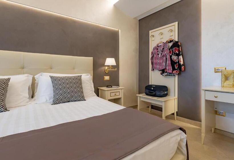 جناح جونيور مزوَّد بتراس, Vittorio Emanuele Boutique