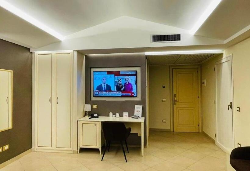 جناح جونيور مزوَّد بتراس, Vittorio Emanuele Boutique