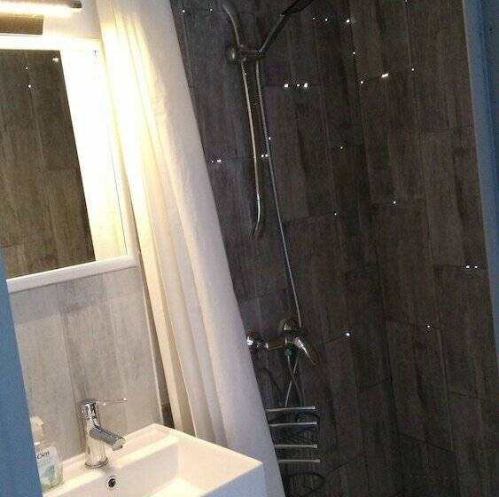 高级大房间, Mauguio Center