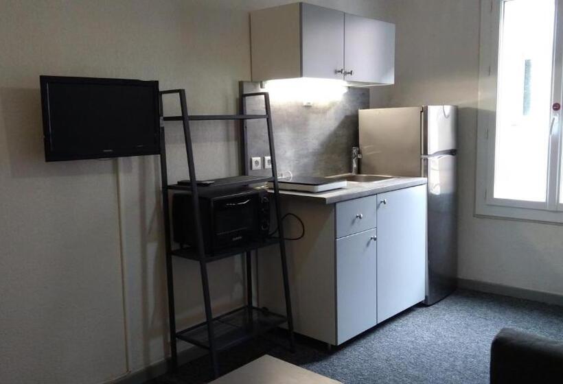 家庭工作室, Mauguio Center