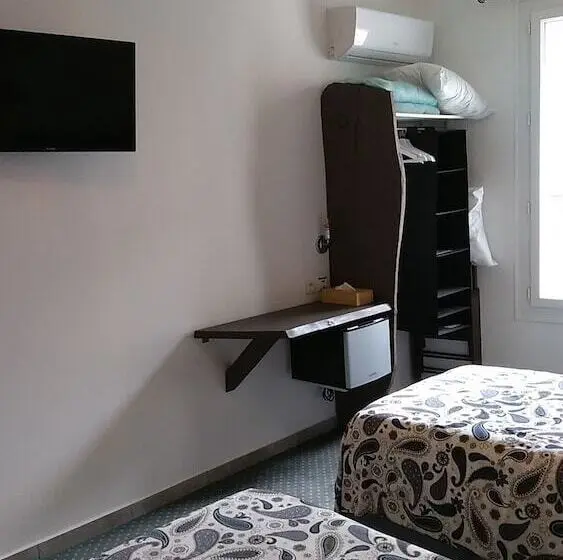 Comfort Kolmen Hengen Huone, Mauguio Center
