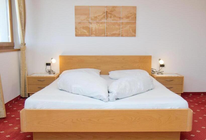 Номер Стандарт с Балконом, Oberlechner