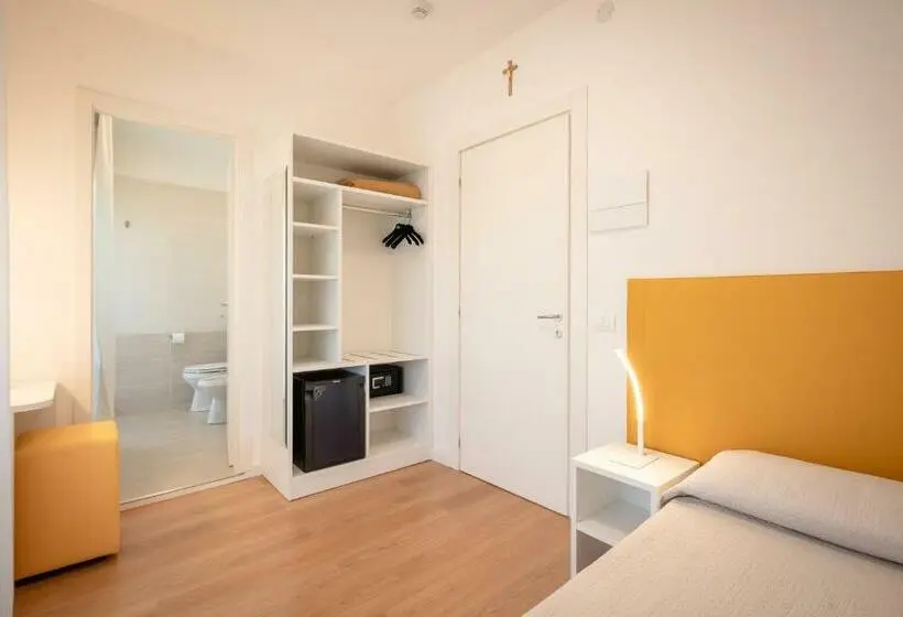 Standard Einzelzimmer mit Balkon, Royal Garnì