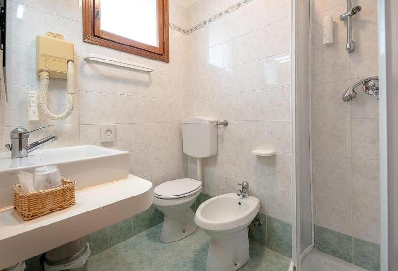 Номер Стандарт, Royal Garnì