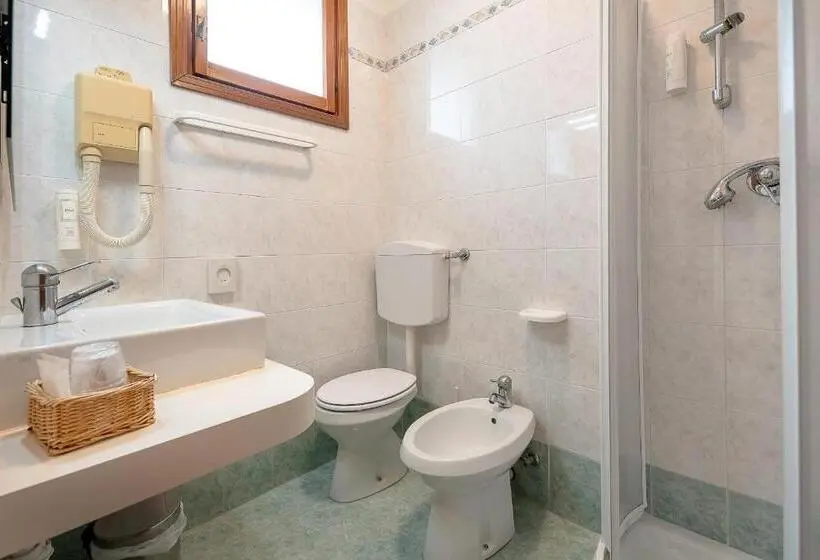 Standardzimmer, Royal Garnì