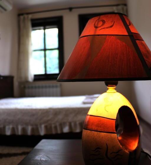 주니어 스위트, Slavova Krepost