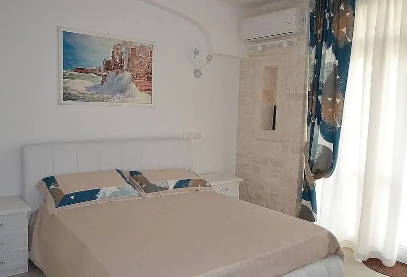 Bisneshuone, Casale Porto Contessa