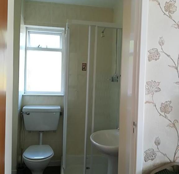 스탠다드 트리플 룸 풀장 전망, Eastmount Hall