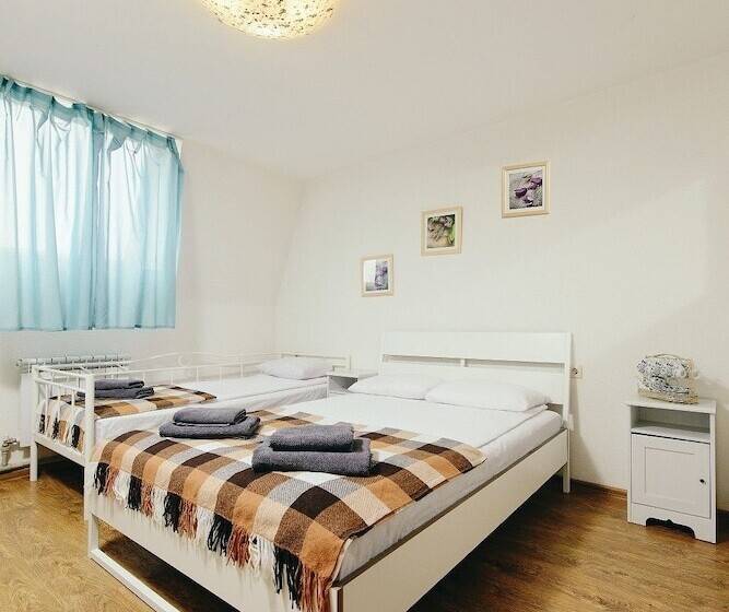 标准间, Iceberg House