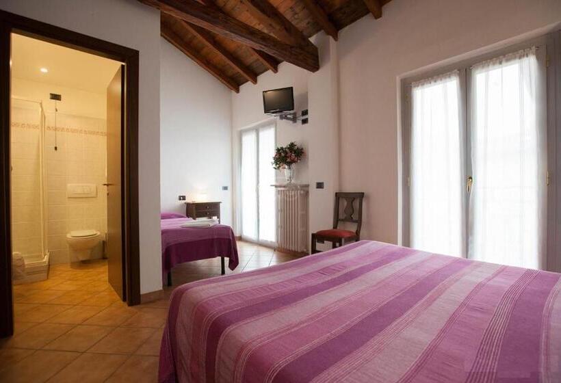 Номер Стандарт Трехместный, La Locanda