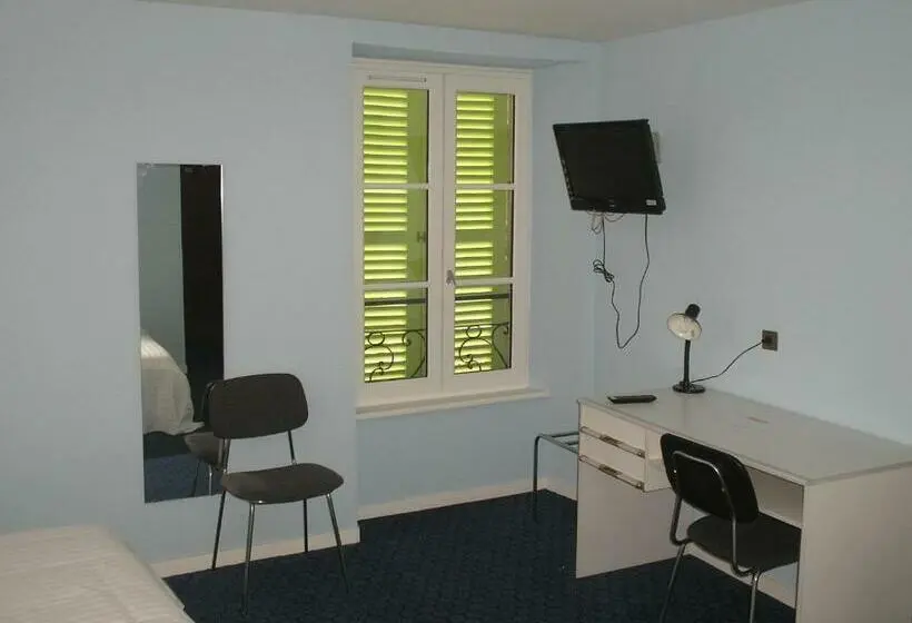 Perhehuone, Le Central By Santat !