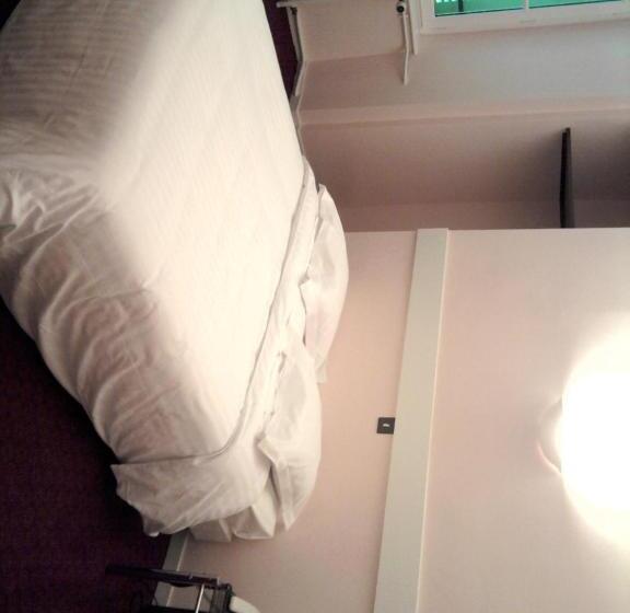 Номер Стандарт, Le Central By Santat !