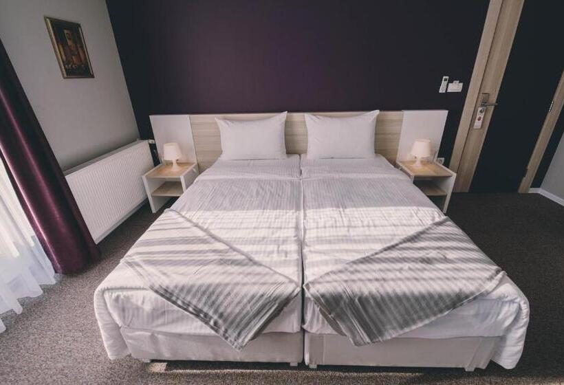 اتاق استاندارد با بالکن, Nova Bentbaša