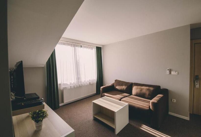 اتاق استاندارد چهار تخته, Nova Bentbaša