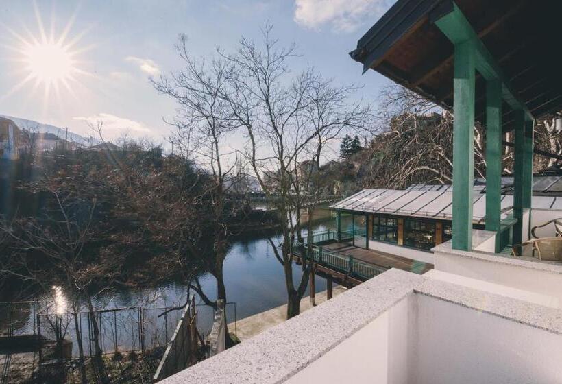 اتاق استاندارد با بالکن, Nova Bentbaša