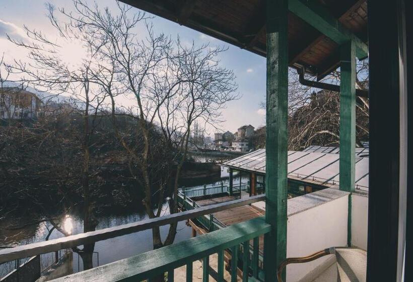 اتاق استاندارد با بالکن, Nova Bentbaša