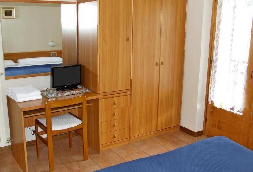 Номер Стандарт Трехместный, Ristorante San Pietro