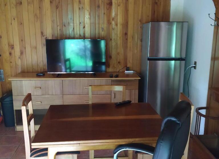 דירת חדר בקומת קרקע, Omi Kika B&b