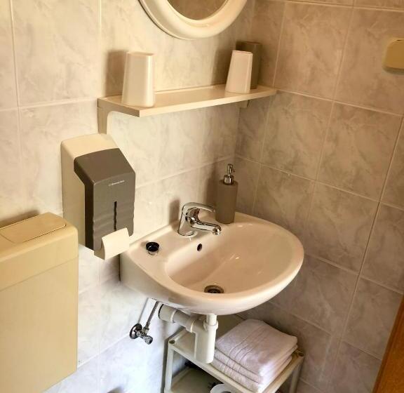 Standard-huone Parveke Puutarhanäkymä, B&b Chamberlain
