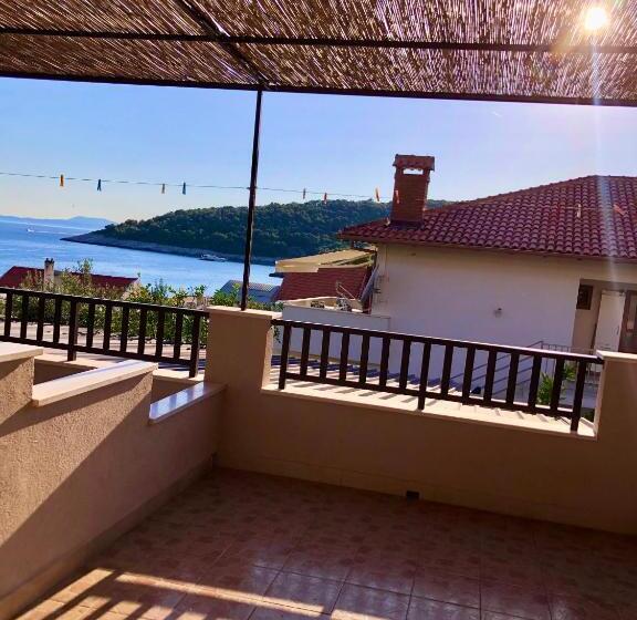Comfort studio with sea view, B&b Chamberlain