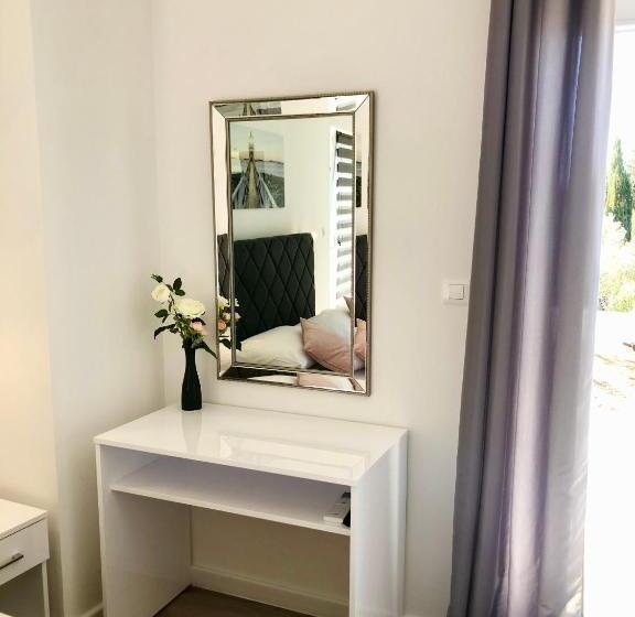 디럭스 테라스 룸 바다 전망, B&b Chamberlain