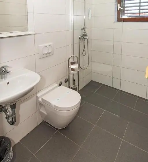 Standard Neljän Hengen Huone, Breakfast & Bed Anita