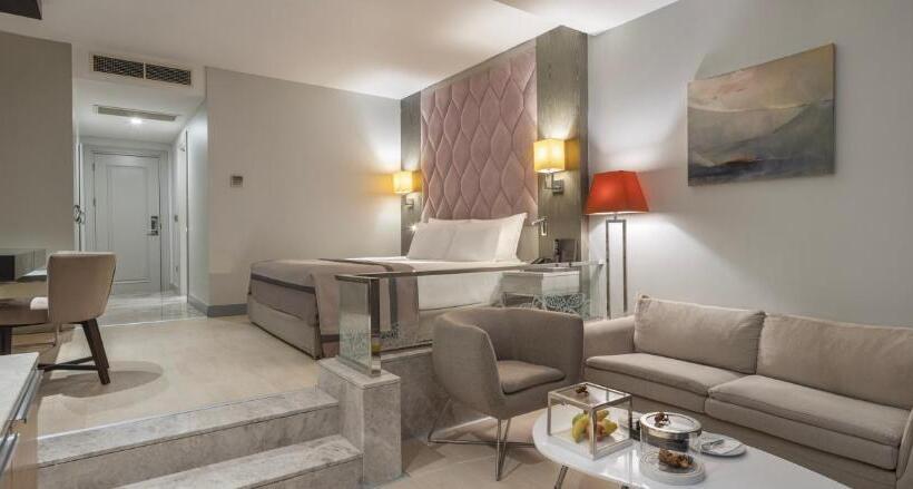 اتاق لوکس با تخت بزرگ, Elexus Hotel Resort & Spa & Casino