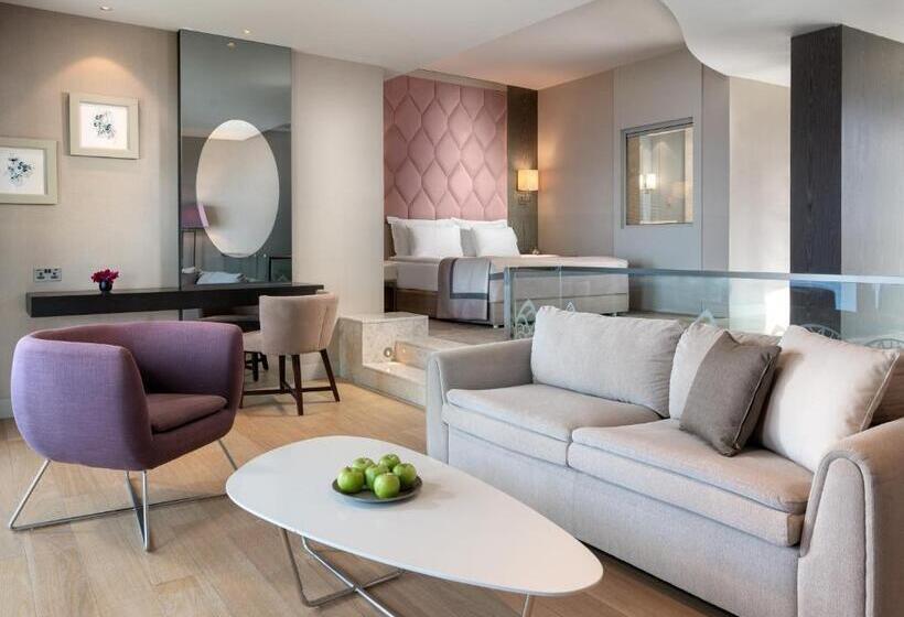 اتاق لوکس با تخت بزرگ, Elexus Hotel Resort & Spa & Casino