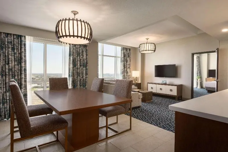 プレミアムスイート, Embassy Suites By Hilton Denton Convention Center