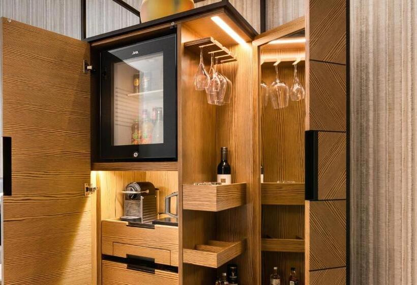 キングサイズベッドのジュニアスイート, Intercontinental Perth City Centre, An Ihg