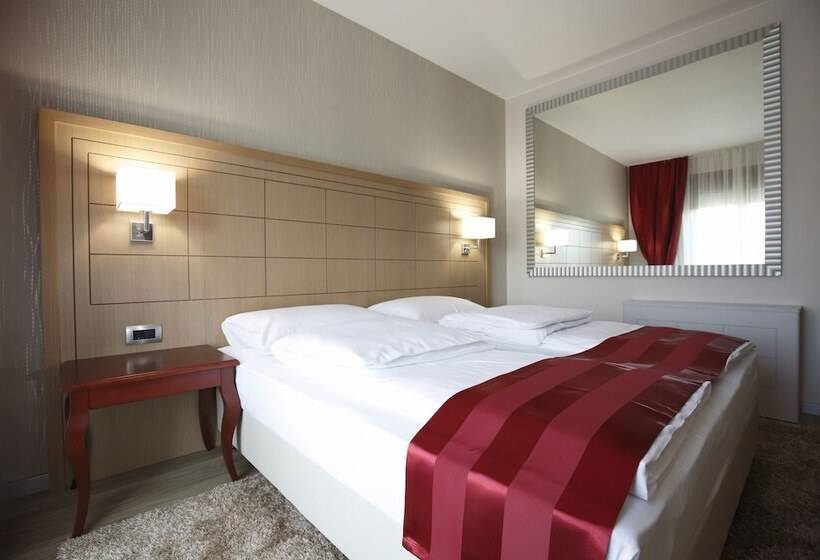 חדר סטנדרט עם מרפסת, Raca