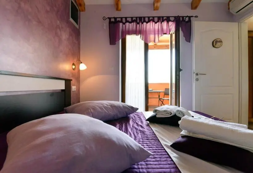 バルコニー付きスタンダードルーム, Bed And Breakfast Casa Rustica