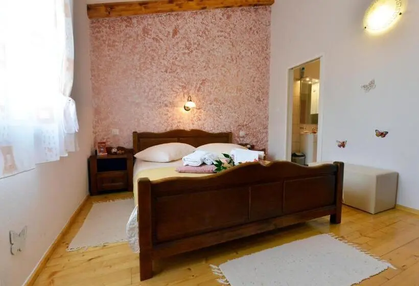 プールビュースタンダードルーム, Bed And Breakfast Casa Rustica